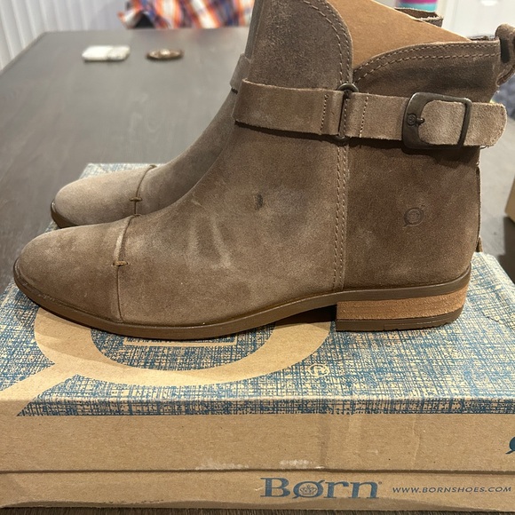 NIB Born Deya Boots in Color Natural - Picture 3 of 8